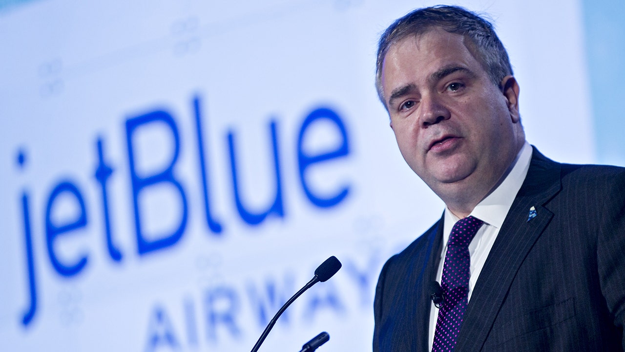 JetBlue CEO Robin Hayes Announces Resignation, Effective in February