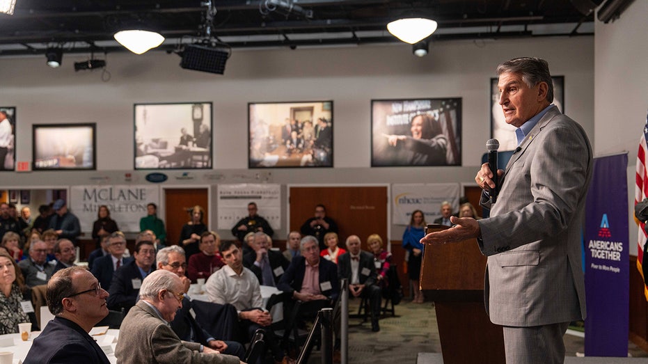 Manchin addresses New Hampshire crowd