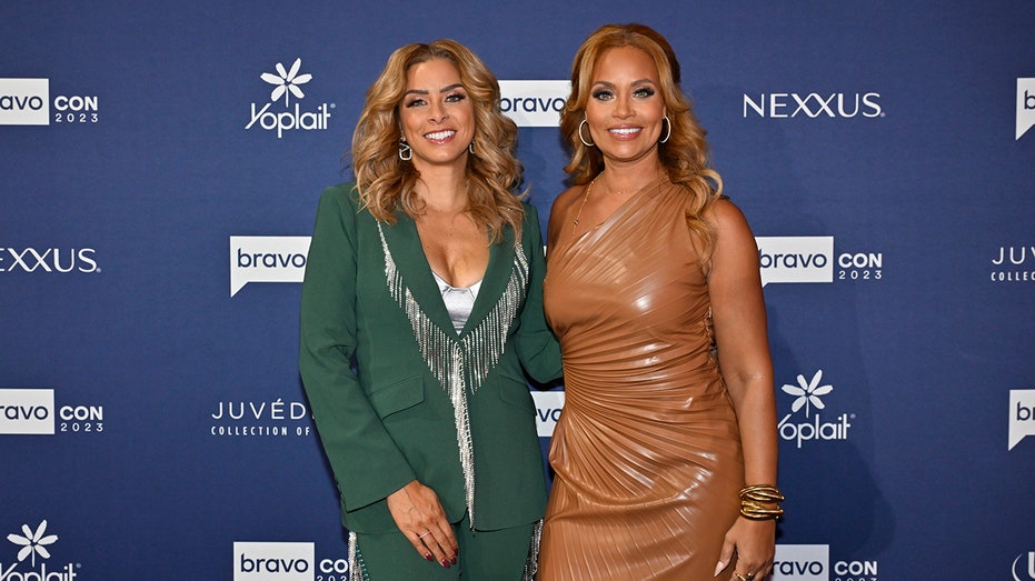 Robyn Dixon and Gizelle Bryant posing together