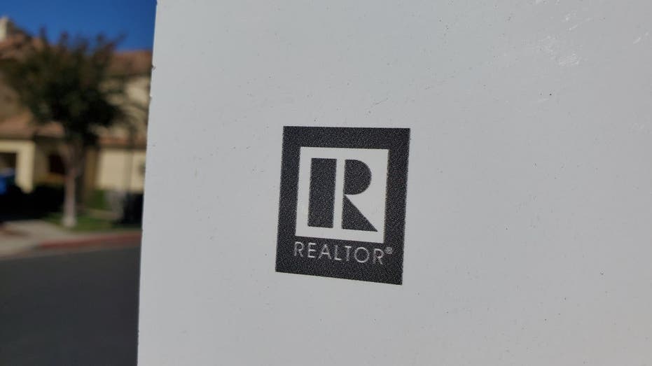 NAR logo on sign