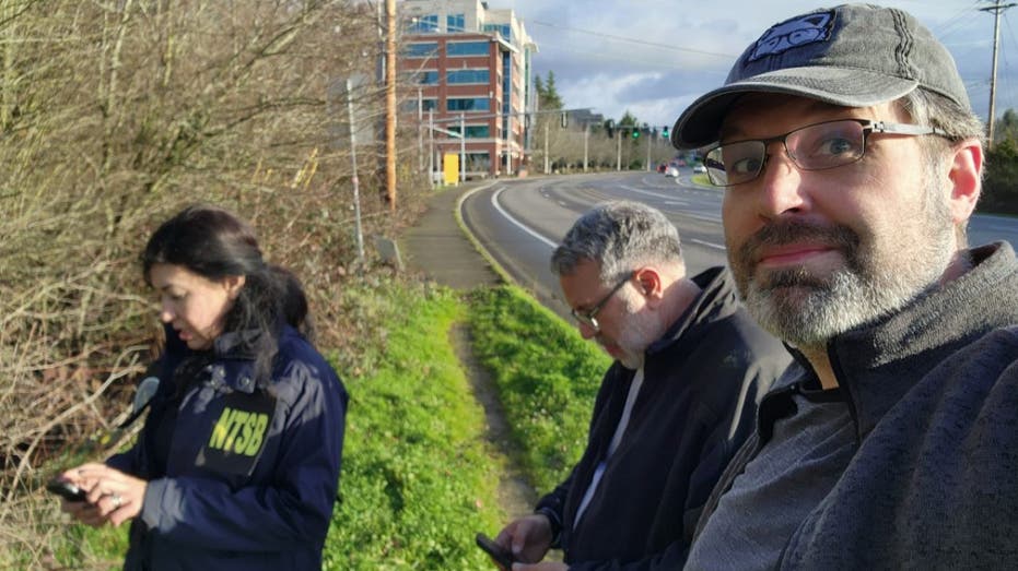 Sean Bates selfie with NTSB workers