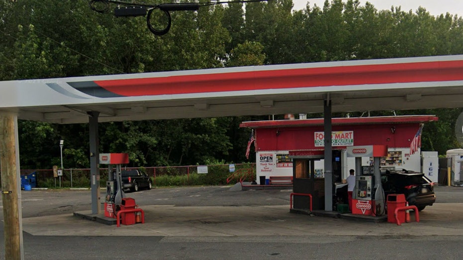 Conoco gas station on Admiral Wilson Blvd.