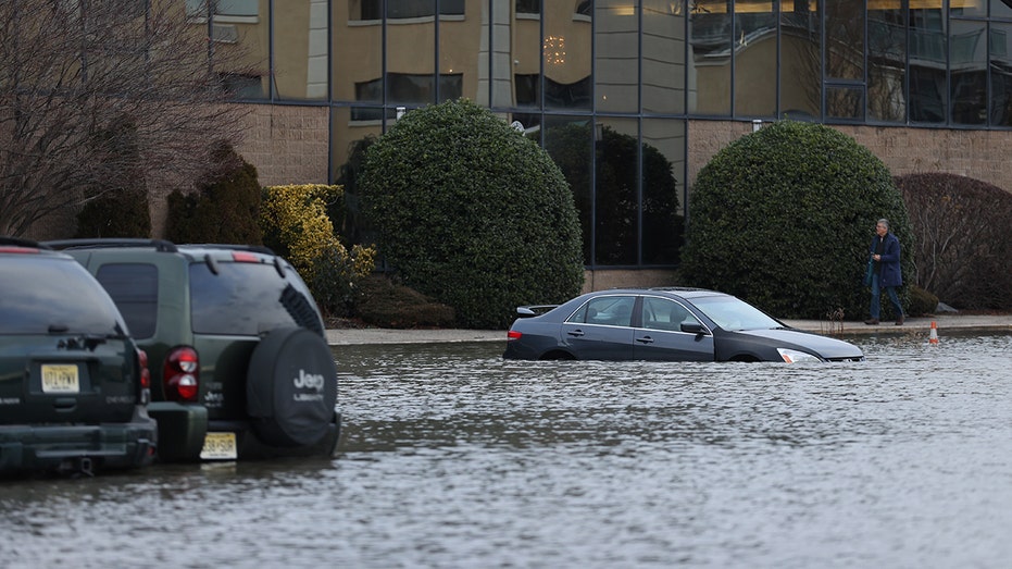 Winter storm causes flooding in New Jersey