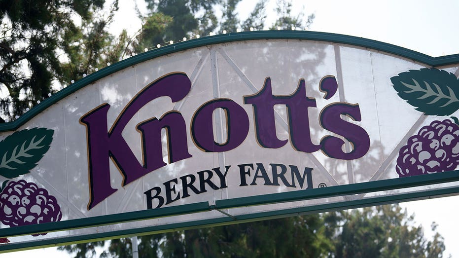 Knotts front entrance