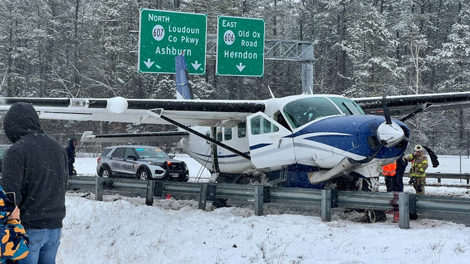 Plane Taking Off From Dulles Airport Makes Emergency Landing On Highway ...