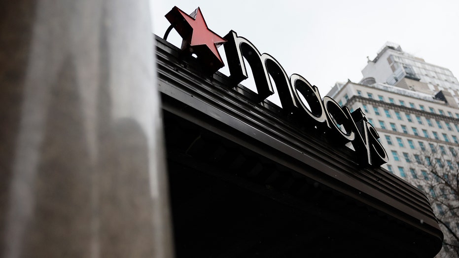 Macy's sign