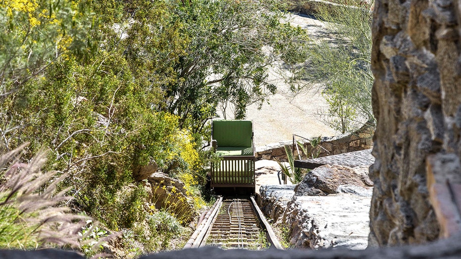 Open air carriage outside Suzanne Somers' home