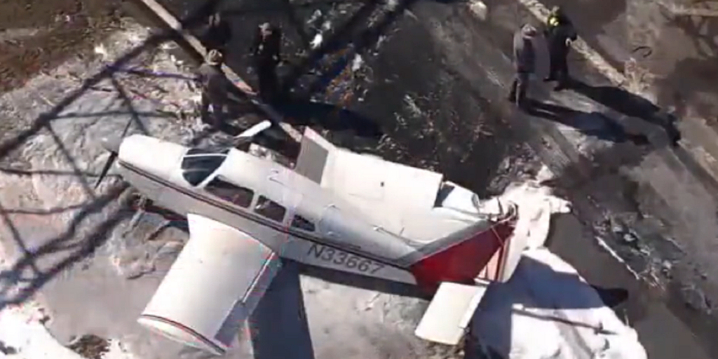 Plane lands on Southern State Parkway in New York's Long Island - Vimarsana News