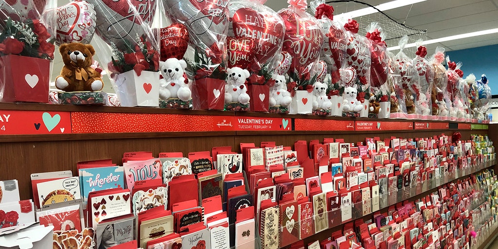 Nearly half of American adults are unmarried and that's turning out to be good for Valentine's Day - Vimarsana News