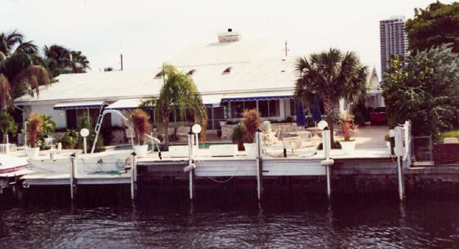 Back view of Troy Ippolito home