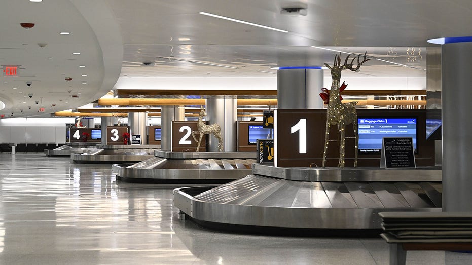 Baggage claim Buffalo airport