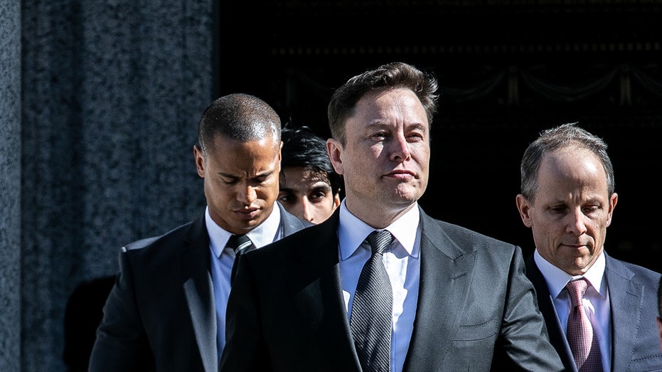 Elon Musk leaves NY federal court