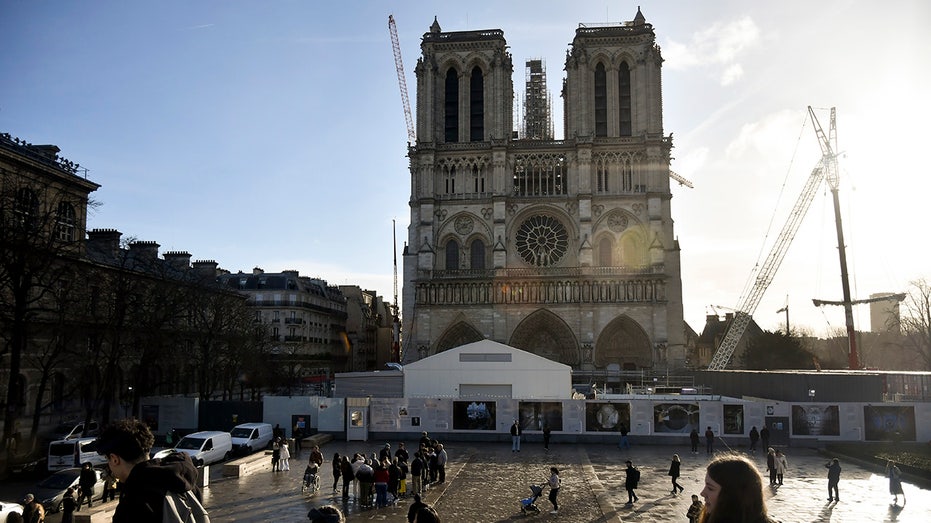 Notre Dame under construction