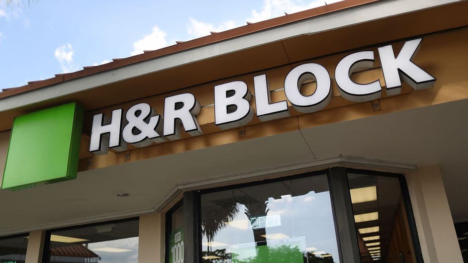 H&R Block’s Tax Day Outage Frustrates Last-Minute Filers