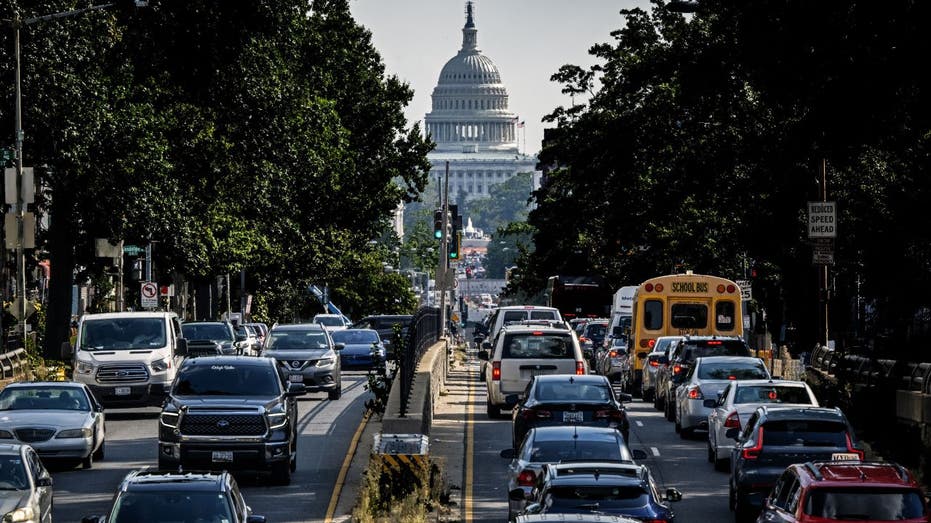 Washington DC Capitol Street Traffic