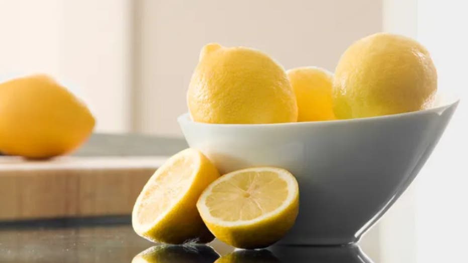 Bowl of lemons