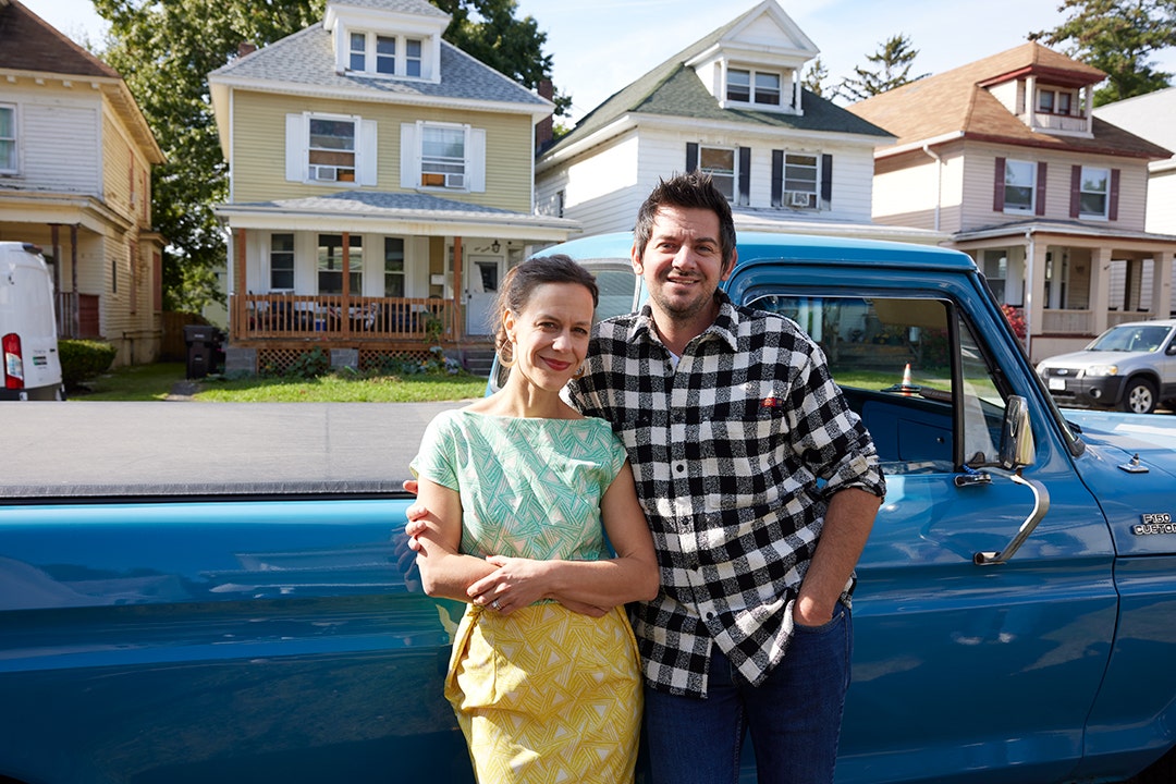 HGTV stars take on real estate, use housing 'hack' to create affordability solution - Vimarsana News