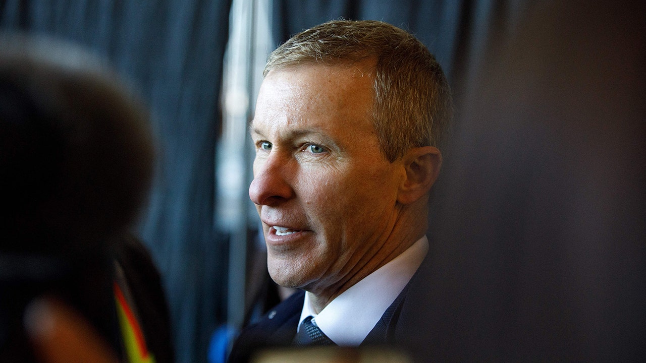 United Airlines CEO addresses string of incidents tells passengers carrier is safe Fox Business United Airlines CEO addresses string of incidents tells passengers carrier is safe Fox Business