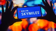 What is Delta Air Lines' SkyMiles loyalty program? Earn miles on your next flight