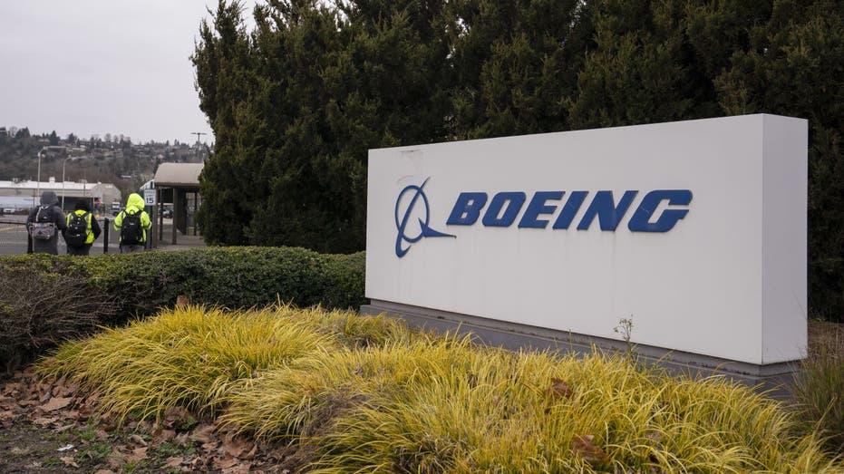 Sinal de entrada das instalações da Boeing