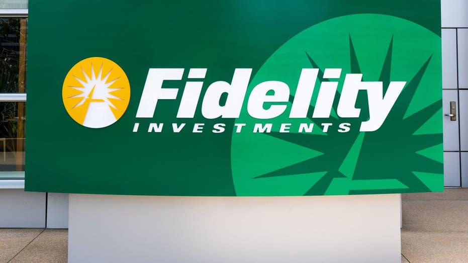 Fidelity Investments Sign