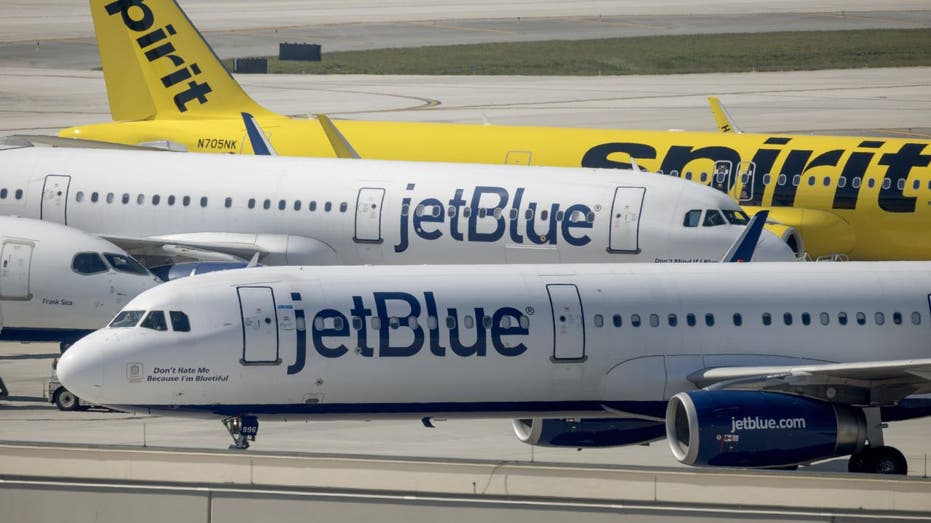 JetBlue Spirit Airliners