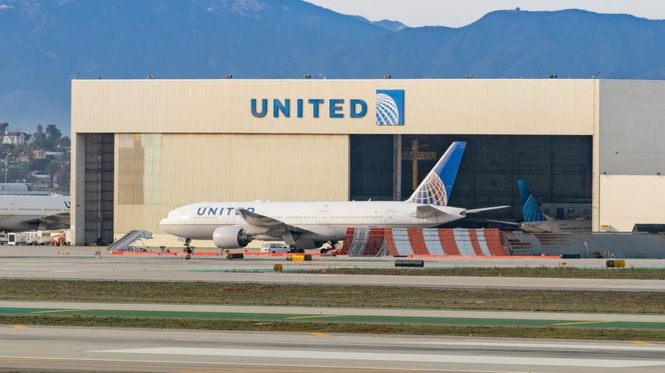 United Airlines Hangar Los Angeles International Airport
