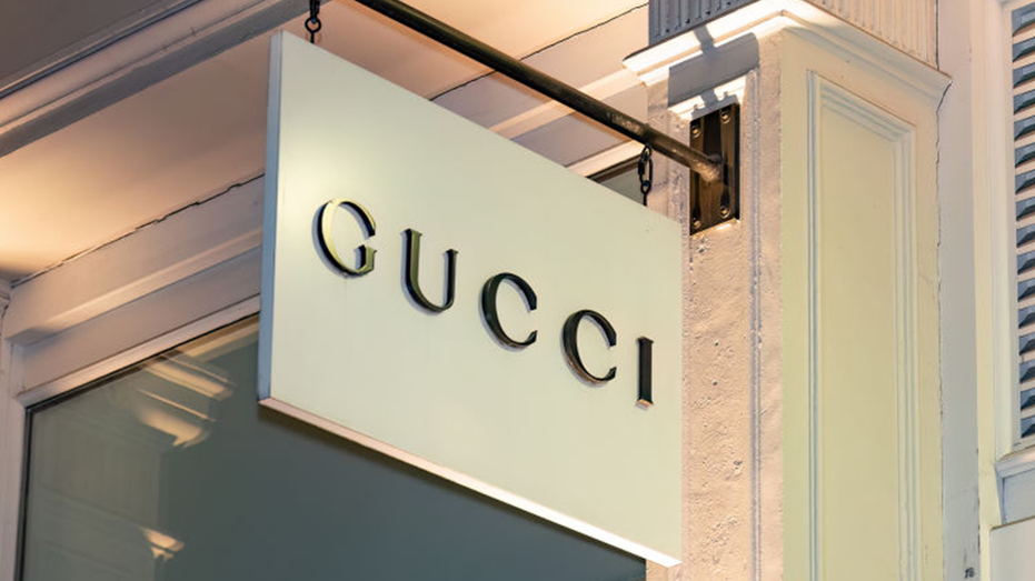 Gucci sign