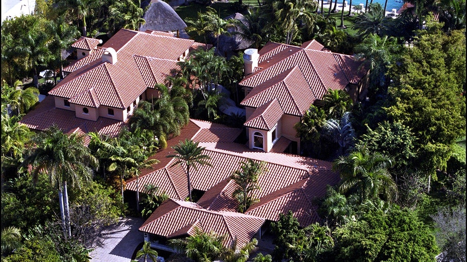 Celebrity mansions in Miami on the waterfront