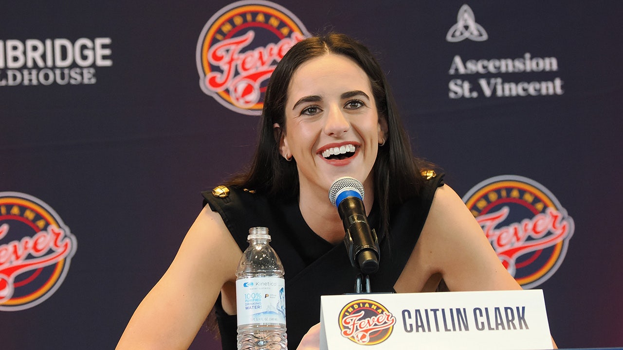 Caitlin Clark nearing lucrative 8-figure endorsement deal with Nike which includes signature shoe: report Caitlin Clark nearing lucrative 8-figure endorsement deal with Nike which includes signature shoe: report