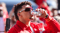 Patrick Mahomes partners with Coors Light on 'Dad Bod' T-shirts for children's charity