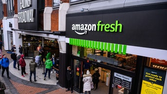 Amazon freshens up grocery experience with new smart shopping cart