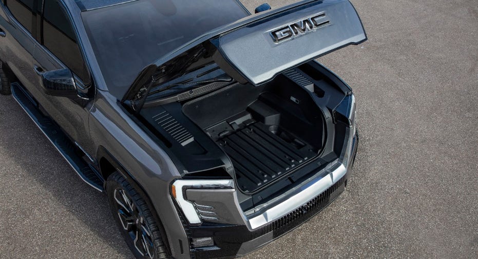 GMC Sierra EV Denali Edition 1 hood