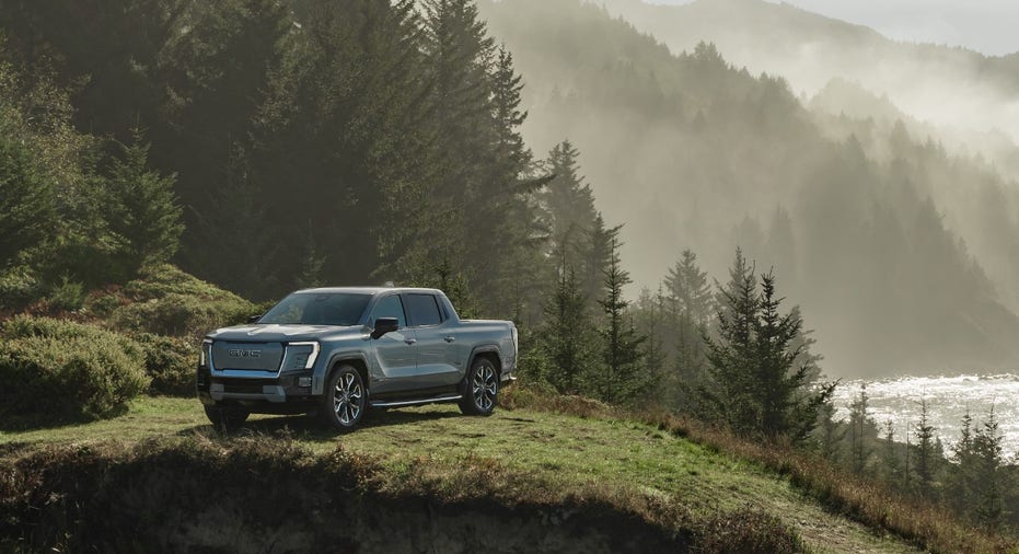 GMC Sierra EV Denali Edition 1 front