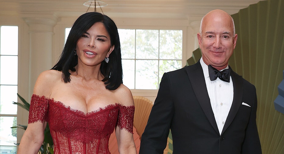 Jeff Bezos and Lauren Sanchez