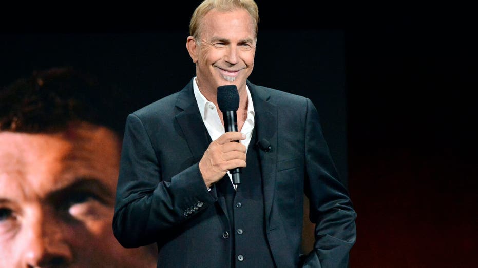 Kevin Costner speaking at CinemaCon