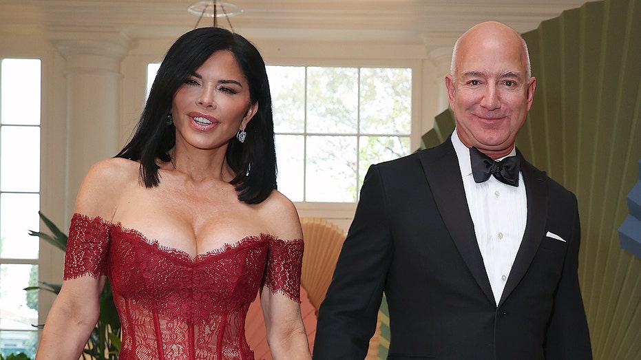 Jeff Bezos and wife, Lauren Sanchez