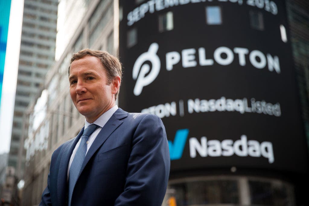 Mantan CEO Peloton, miliarder John Foley, mengatakan dia bangkrut