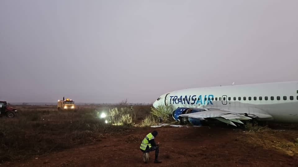 Samolot Boeinga wypadł z pasa startowego, raniąc co najmniej 10 osób
