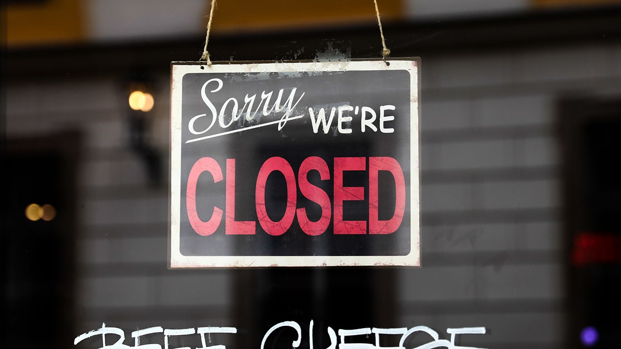 Ex-fast food CEO predicts more restaurants will close nationwide over higher prices - Vimarsana News