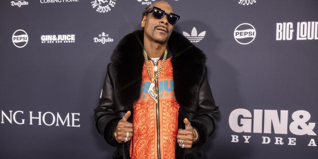 Snoop Dogg's 'Gin & Juice' drink brand to sponsor college football bowl game