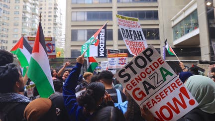 NEW YORK, UNITED STATES - MAY 06: Pro-Palestine demonstrators gather to show solidarity with Palestinians, demanding an end to Israel's attacks on Gaza, in New York, United States on May 6, 2024. (Photo by Selcuk Acar/Anadolu via Getty Images)