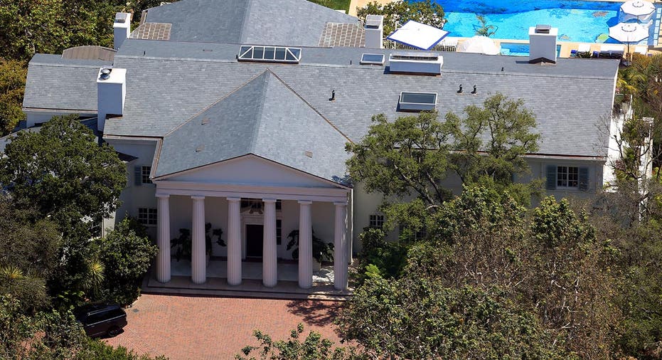 Aerial shot of Jeff Bezos's mansion