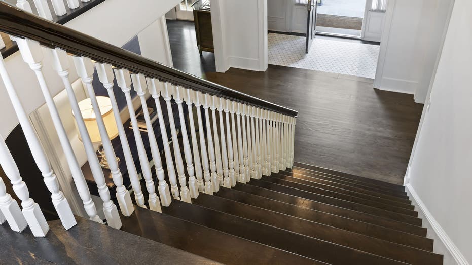 staircase in "Home Alone" house