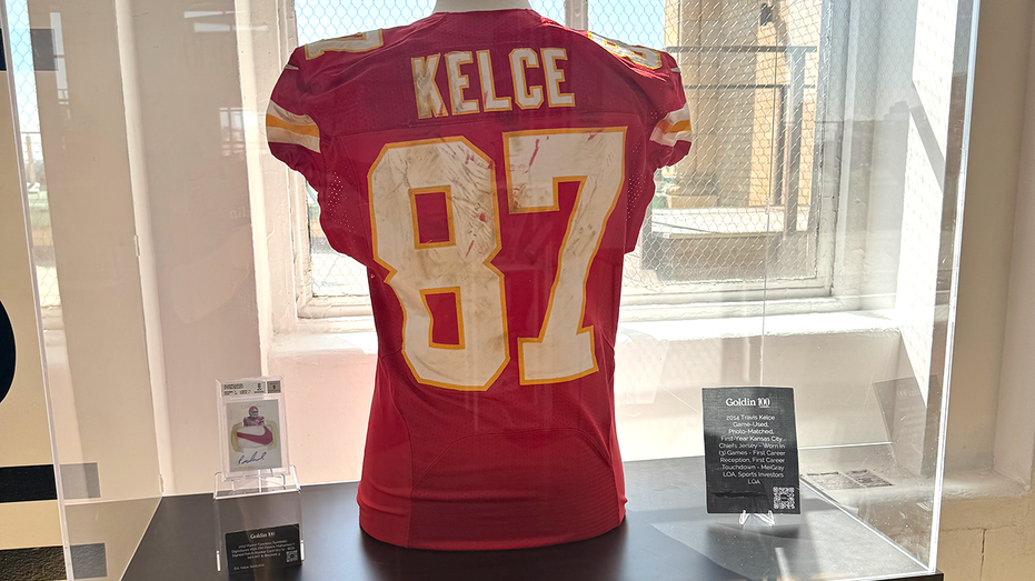 travis kelce jersey up for auction 