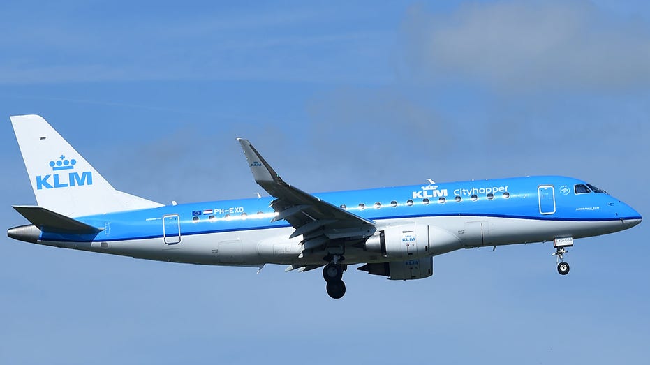 KLM Embraer ERJ-190 plane