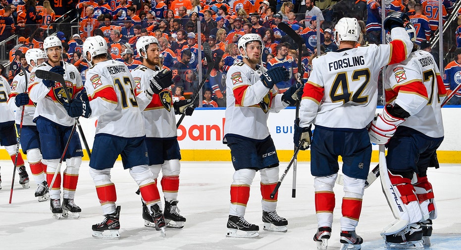 Panthers celebrate Game 3 win