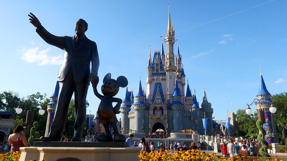 Walt statue in Disney world