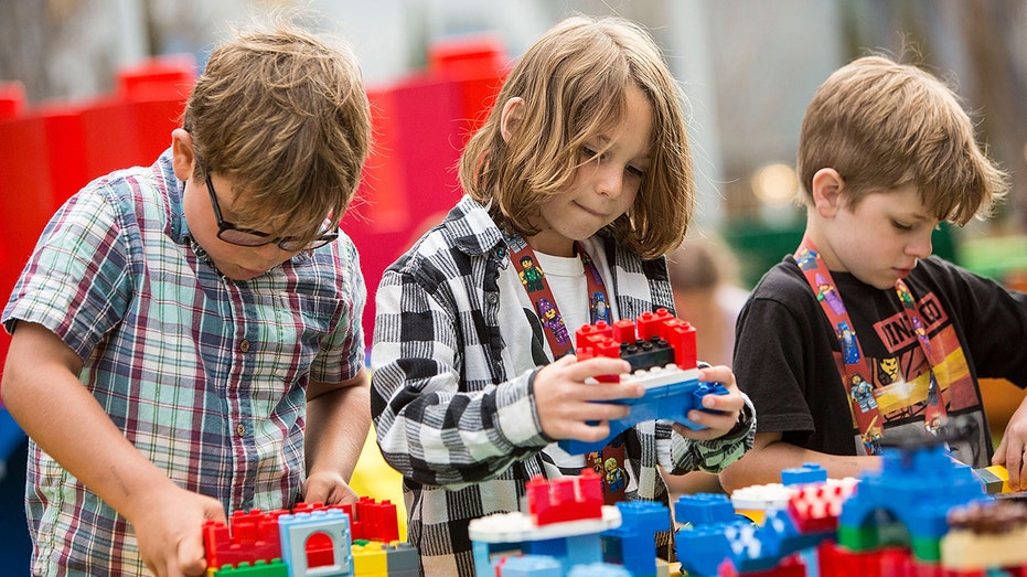 Kids playing with Legos