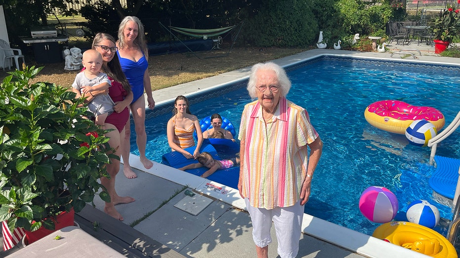 Miriam-Todd-with-family-at-pool